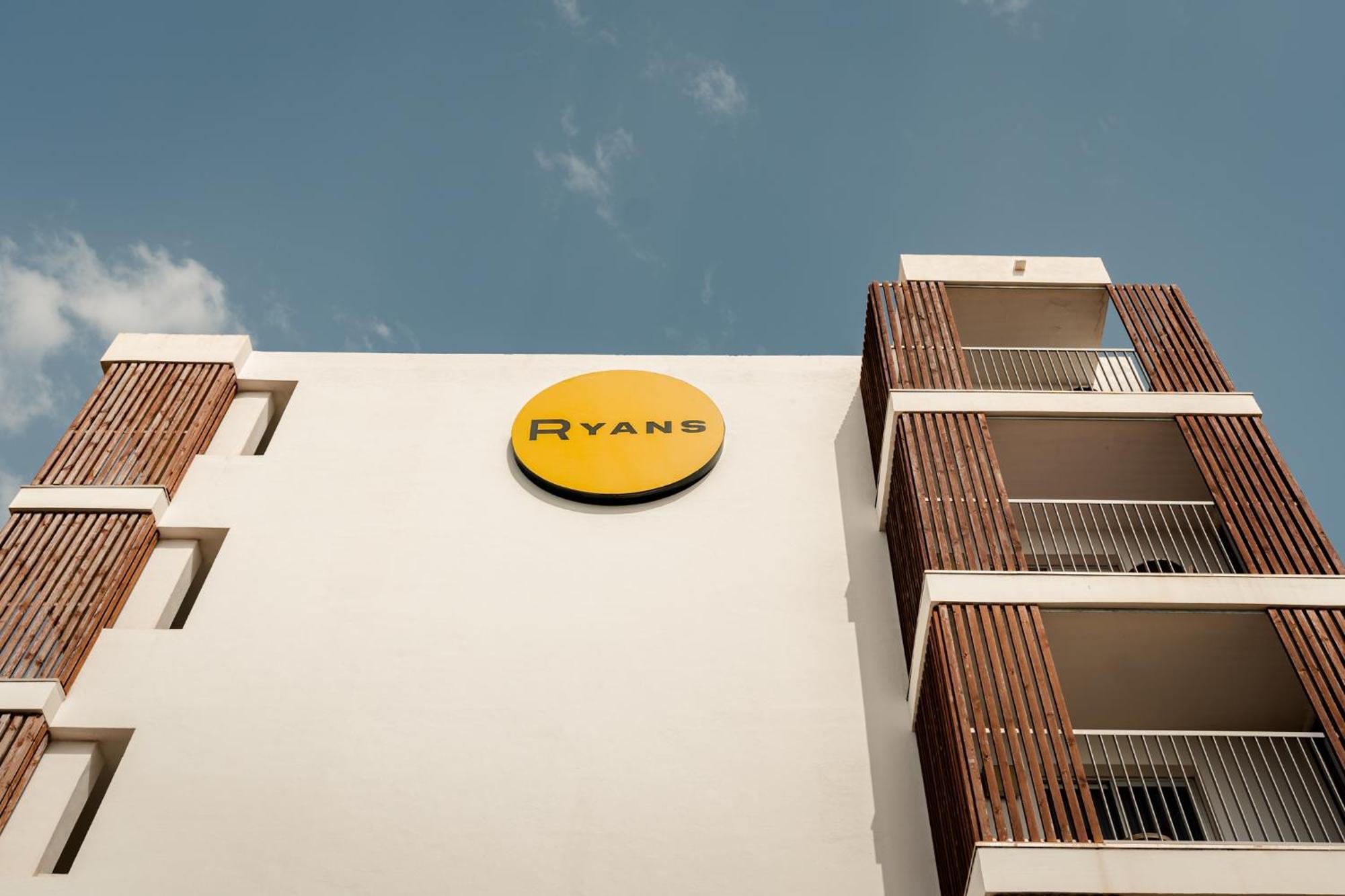 Ryans Ibiza Apartments - Only Adults מראה חיצוני תמונה